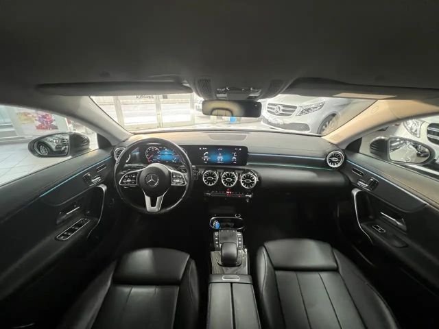 Mercedes-Benz CLA 220