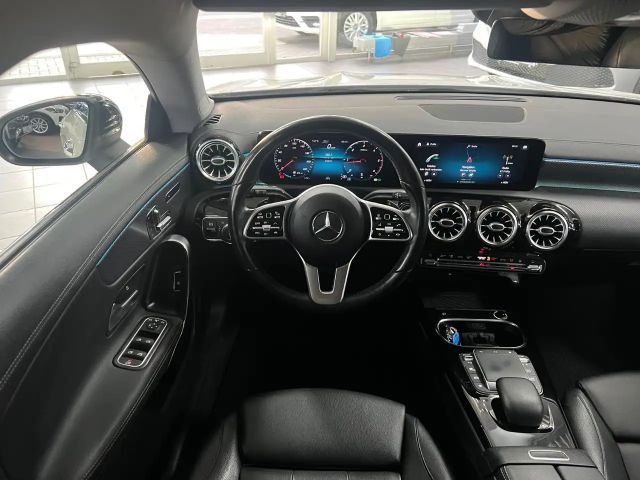 Mercedes-Benz CLA 220