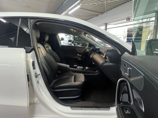 Mercedes-Benz CLA 220
