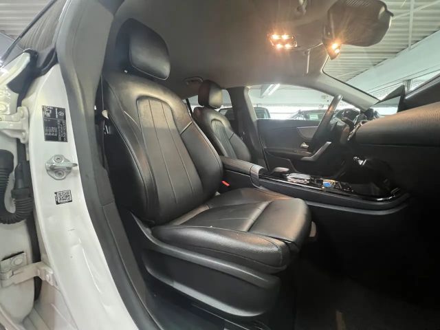 Mercedes-Benz CLA 220