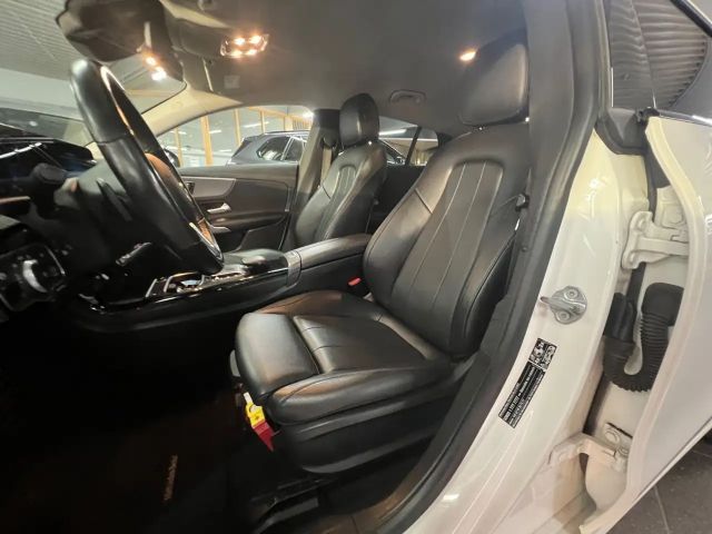 Mercedes-Benz CLA 220