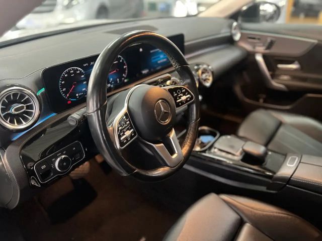 Mercedes-Benz CLA 220