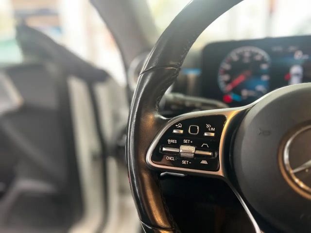 Mercedes-Benz CLA 220
