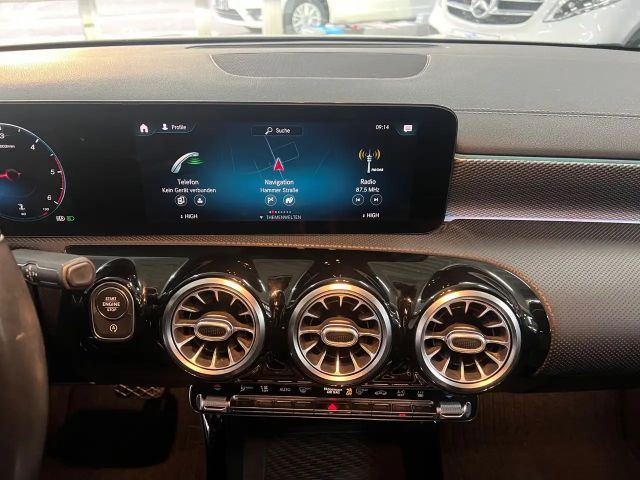 Mercedes-Benz CLA 220