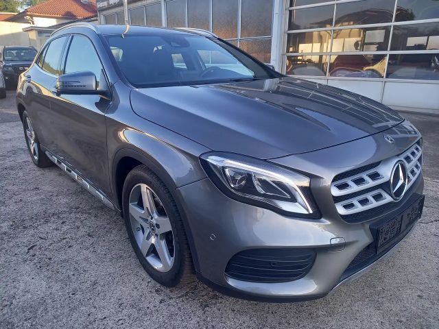 Mercedes-Benz GLA 200 2020 Benzine