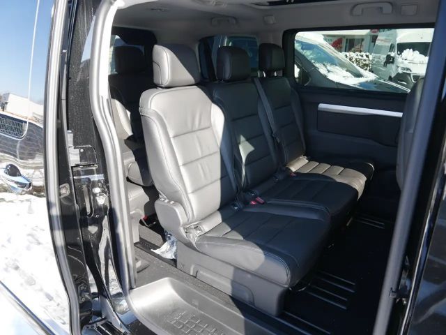 Peugeot Traveller