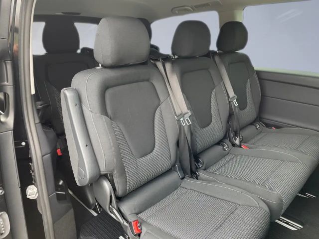Mercedes-Benz V 220