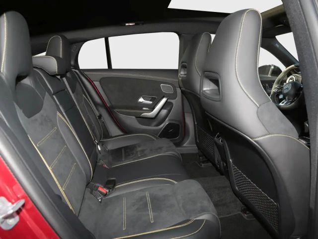 Mercedes-Benz CLA 45 AMG