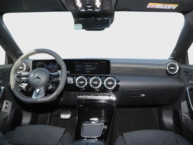 Mercedes-Benz CLA 45 AMG
