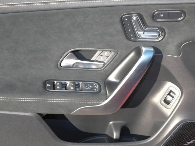 Mercedes-Benz CLA 45 AMG