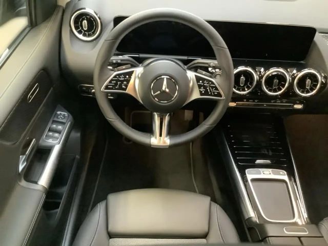 Mercedes-Benz B 220
