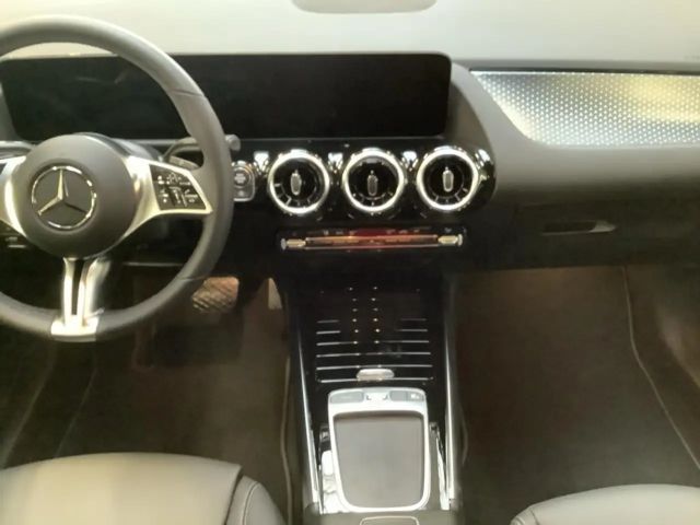 Mercedes-Benz B 220