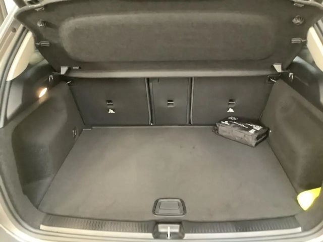 Mercedes-Benz B 220