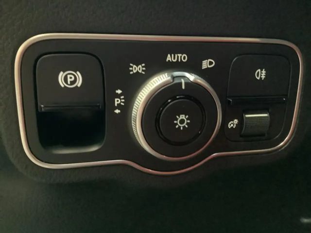 Mercedes-Benz B 220