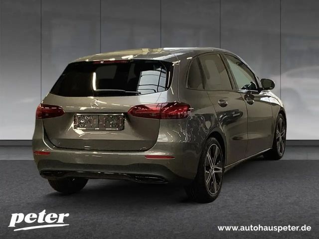 Mercedes-Benz B 220