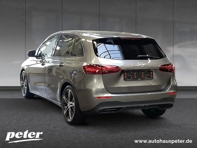 Mercedes-Benz B 220