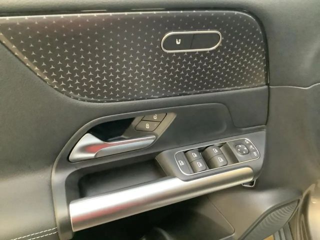 Mercedes-Benz B 220