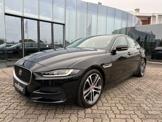Jaguar XE 2020 Benzine