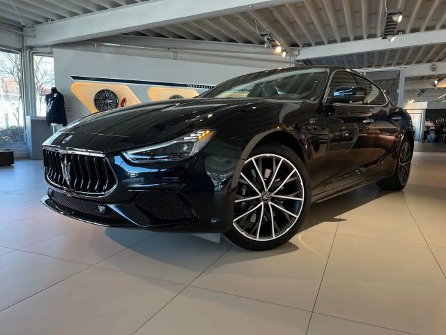 Maserati Ghibli 2023 Benzine