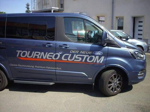 Ford Tourneo Custom