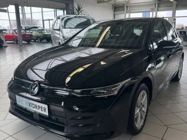 Volkswagen Golf VIII Lim. 1.5 eTSI Life 2024 Benzine