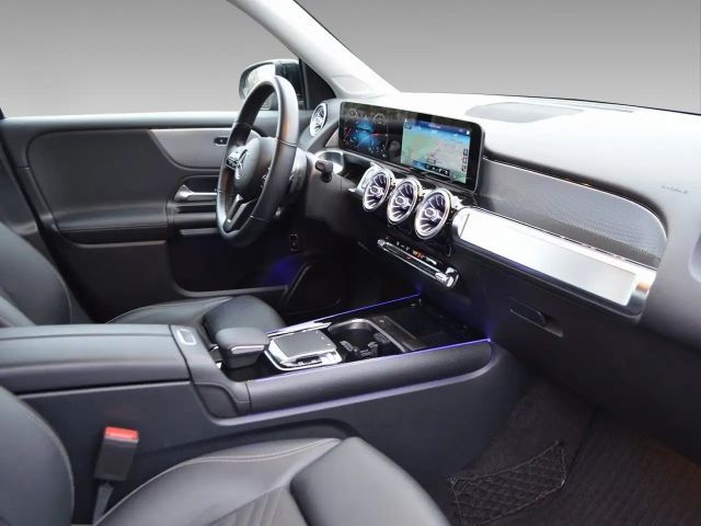 Mercedes-Benz GLB 220