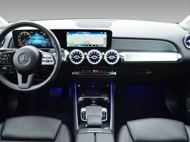 Mercedes-Benz GLB 220