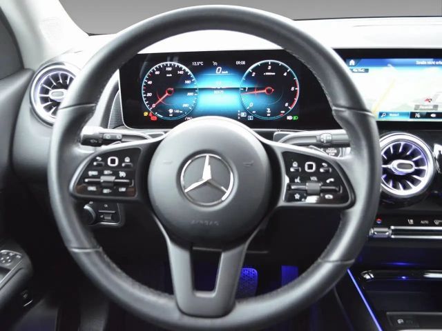 Mercedes-Benz GLB 220