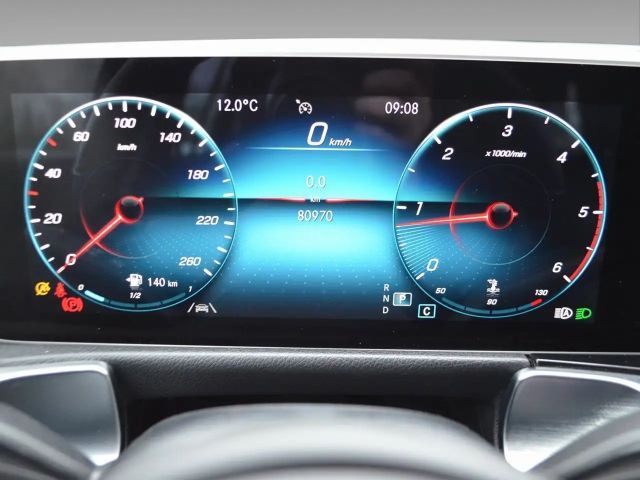 Mercedes-Benz GLB 220