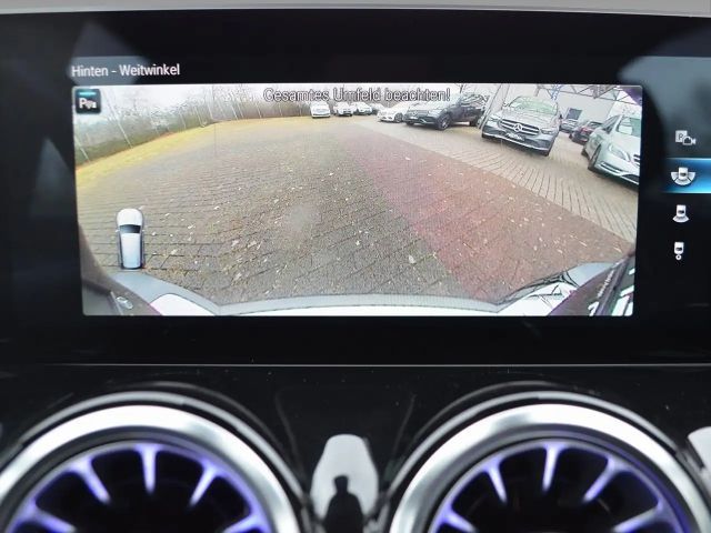 Mercedes-Benz GLB 220