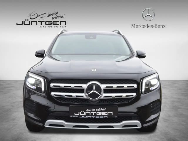 Mercedes-Benz GLB 220