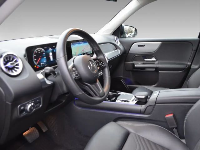 Mercedes-Benz GLB 220