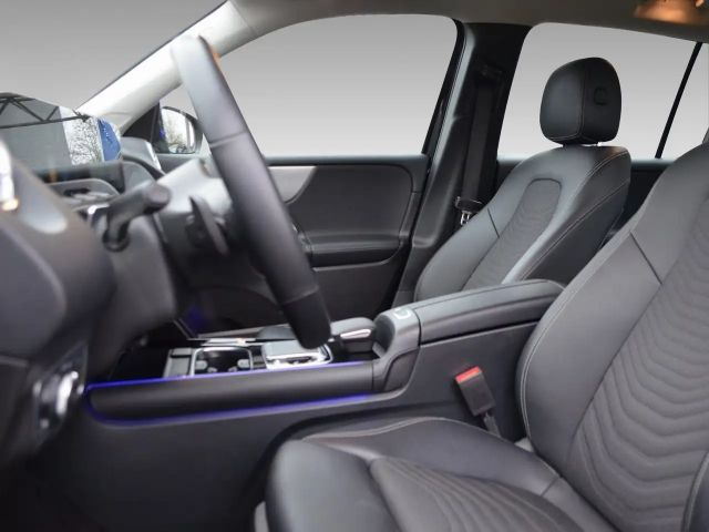Mercedes-Benz GLB 220