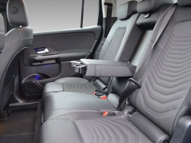 Mercedes-Benz GLB 220