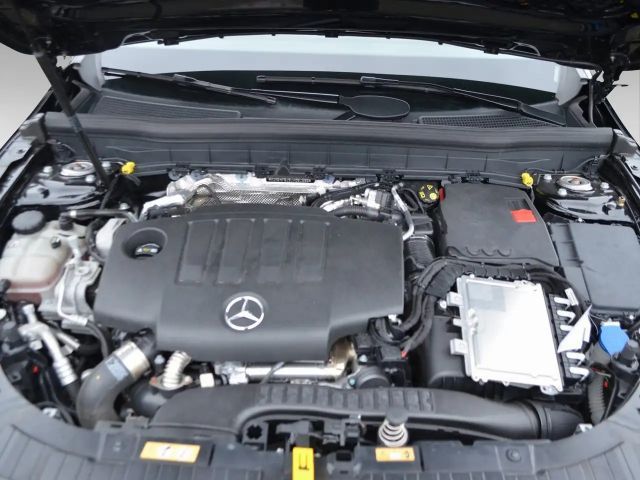 Mercedes-Benz GLB 220