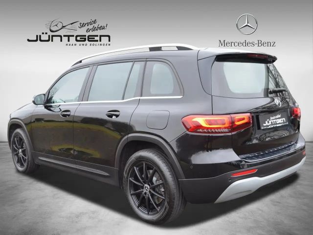 Mercedes-Benz GLB 220