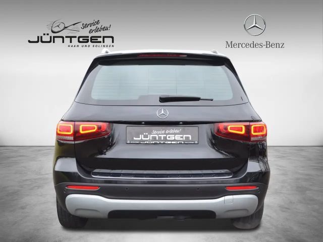 Mercedes-Benz GLB 220