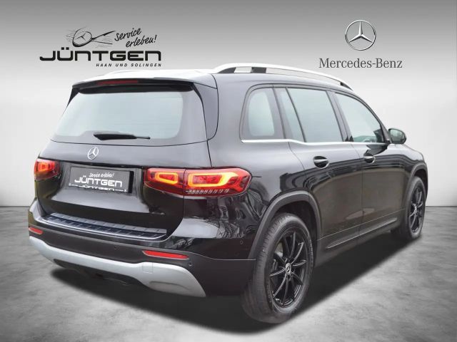 Mercedes-Benz GLB 220