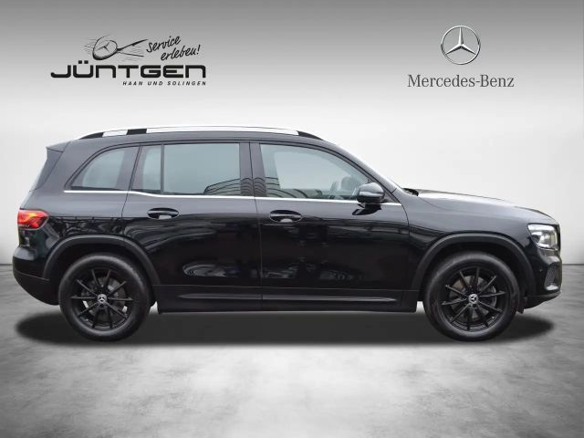 Mercedes-Benz GLB 220