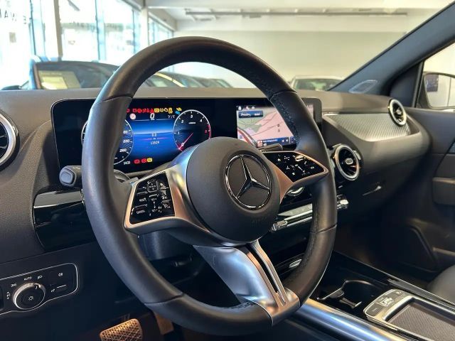 Mercedes-Benz B 220