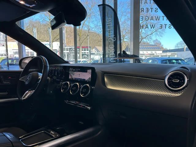 Mercedes-Benz B 220