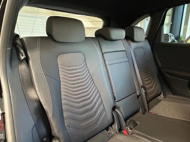 Mercedes-Benz B 220