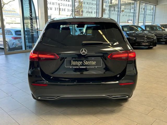 Mercedes-Benz B 220