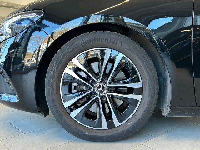 Mercedes-Benz B 220