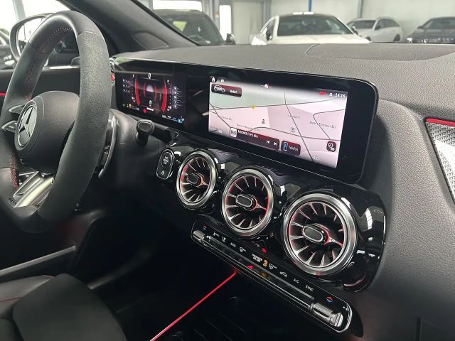 Mercedes-Benz GLA 35 AMG