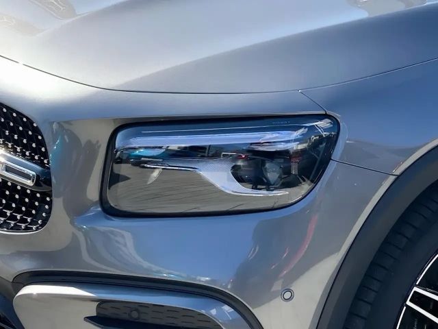 Mercedes-Benz GLB 220