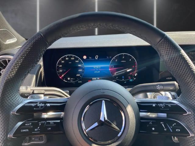 Mercedes-Benz GLB 220