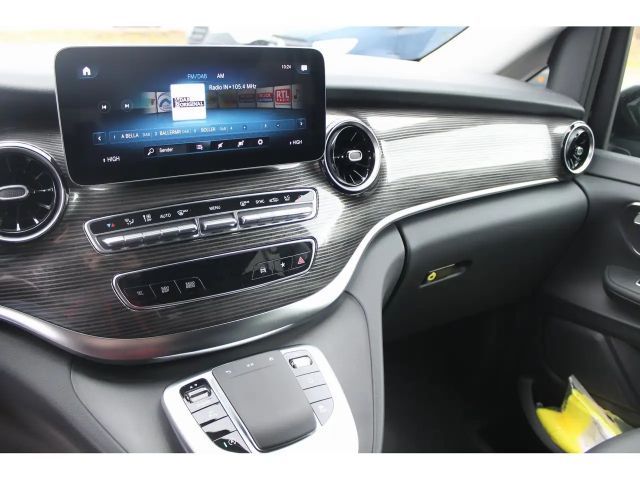 Mercedes-Benz V 220