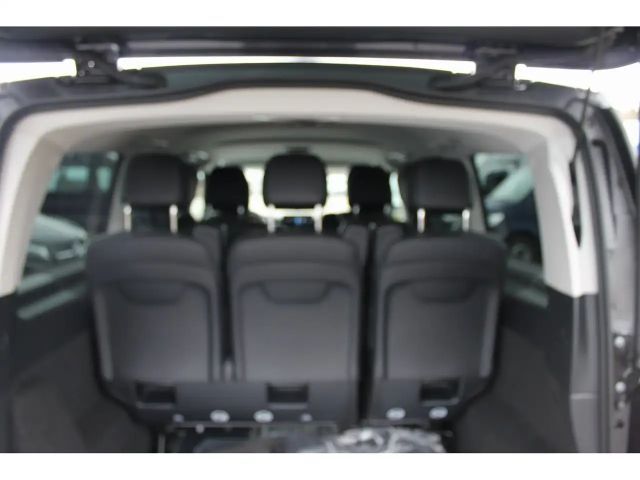 Mercedes-Benz V 220