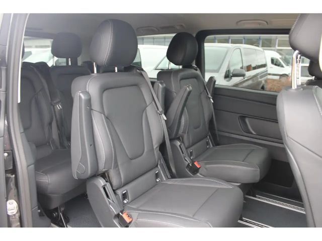 Mercedes-Benz V 220